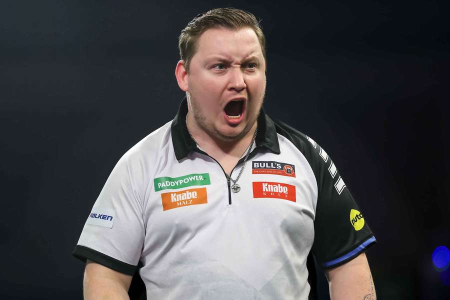 Martin Schindler schreit die Freude heraus.