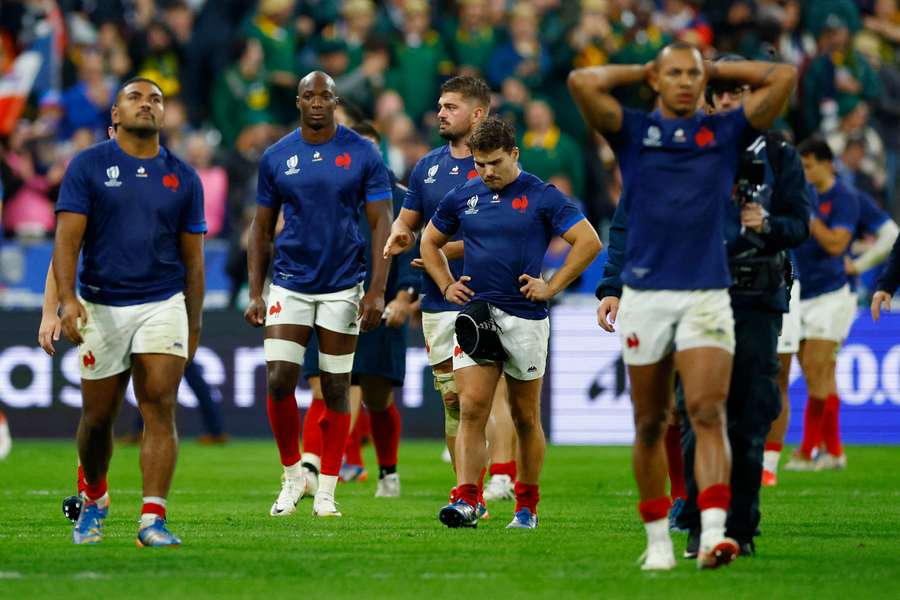 France's players look dejected after the one-point defeat to South Africa