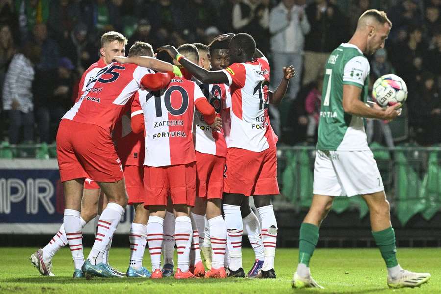 Slavia už po poločase vedla o tři branky.