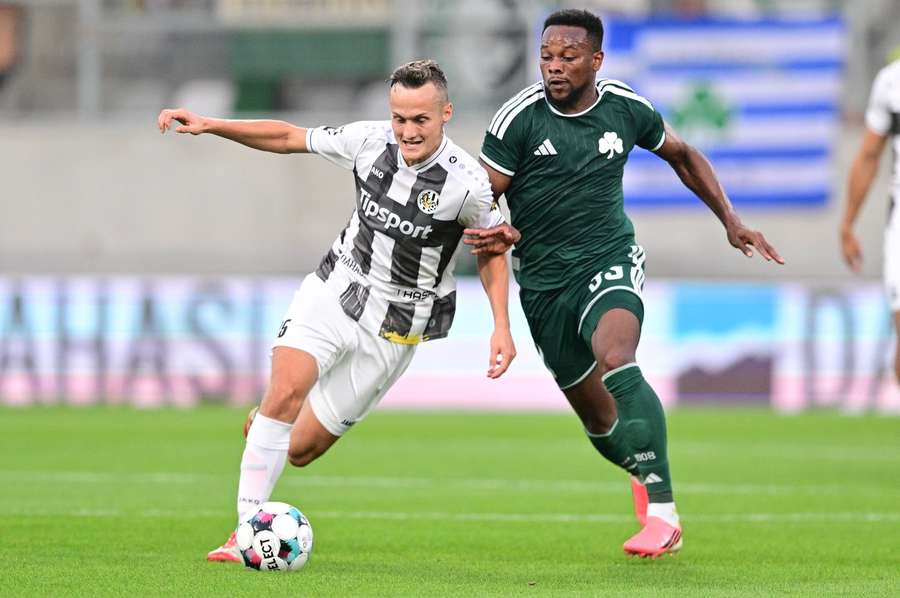 Hradecká snaha proti Panathinaikosu zatím stačí na výsledek 1:1.