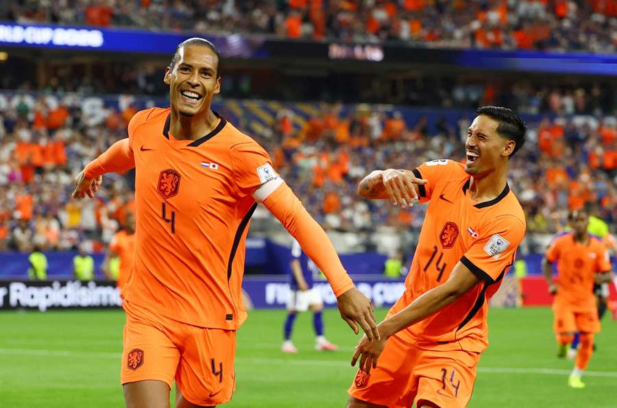 Van Dijk oslavuje svoj gól.