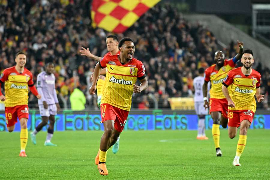 Lois Openda struck twice in the first half to give Lens a strong platform in the game