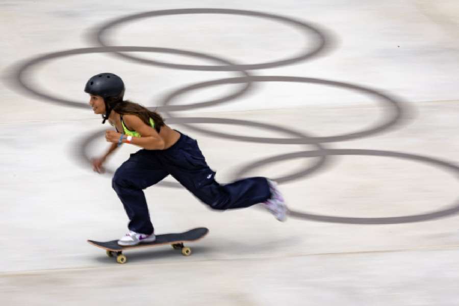 Rayssa Leal durante treino para a disputa da competição olímpica em Paris