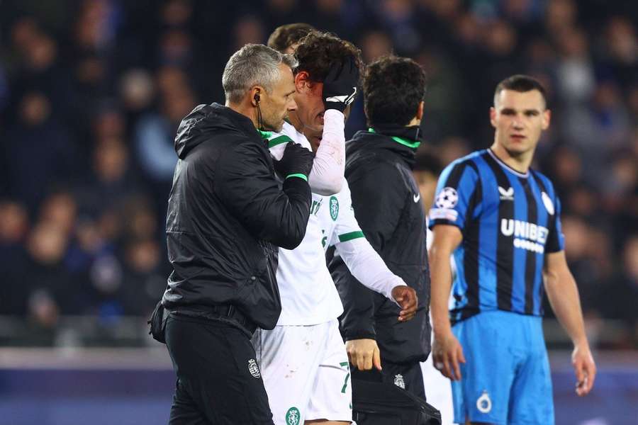 Eduardo Quaresma saiu mal tratado do jogo com o Club Brugge