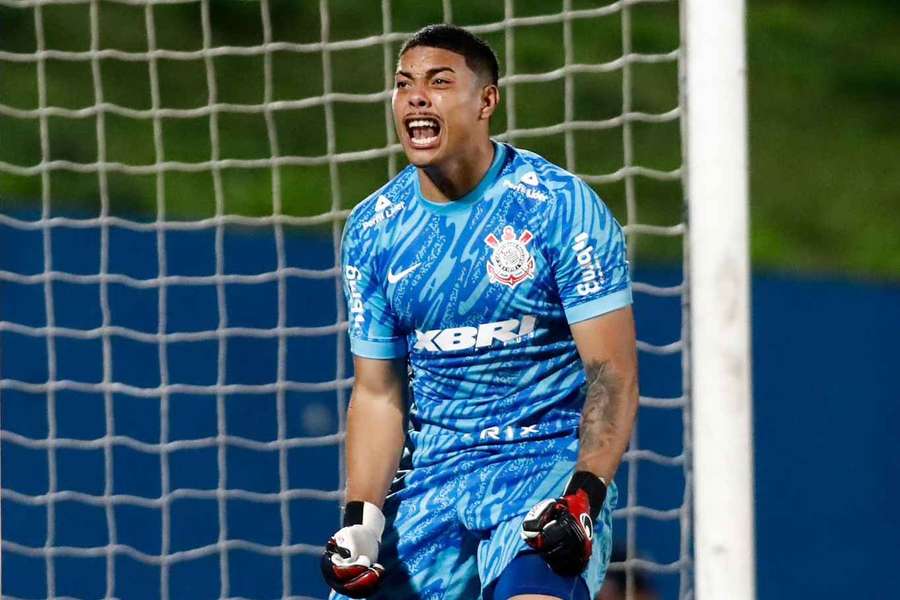 Kauê foi o herói do Corinthians contra o Ituano na Copinha