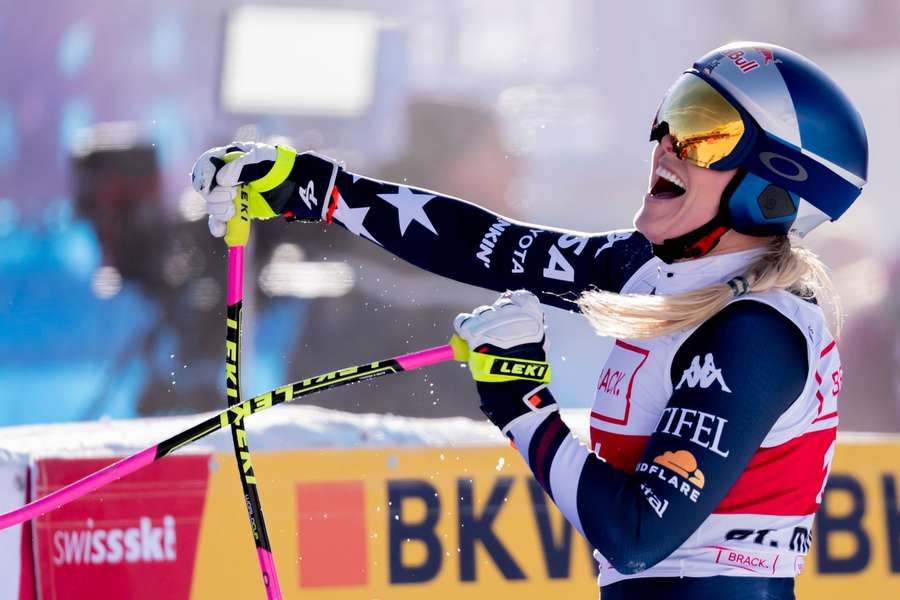 Vonn celebra con alegría su victoria en St Moritz Vonn celebra con alegría su victoria en St Moritz