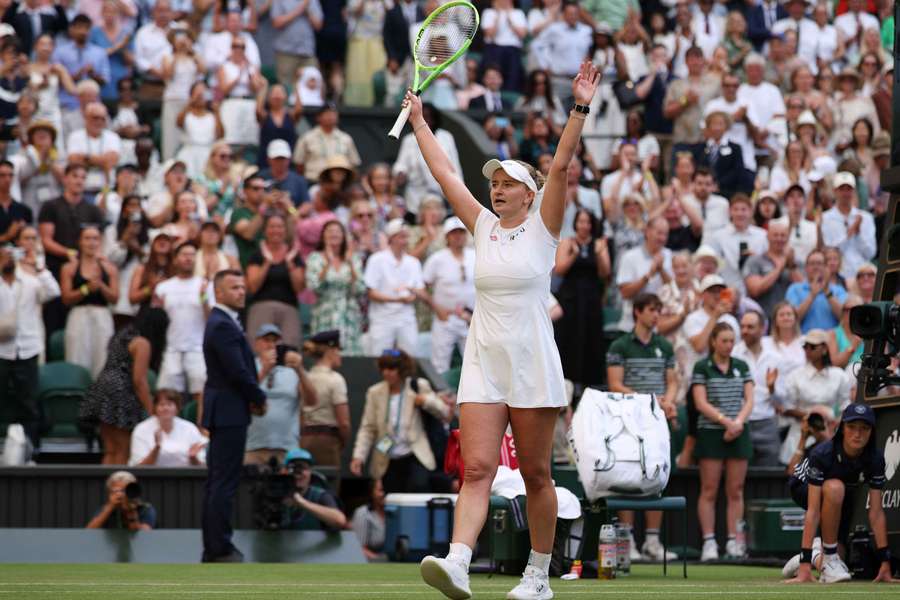 Andriejewa, mistrzyni Roland Garros, przegrała z Krejcikovą w drugiej rundzie Wimbledonu Andriejewa, mistrzyni Roland Garros, przegrała z Krejcikovą w drugiej rundzie Wimbledonu