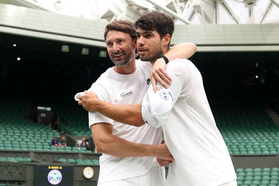 Juan Carlos Ferrero și Carlos Alcaraz la Wimbledon Juan Carlos Ferrero și Carlos Alcaraz la Wimbledon