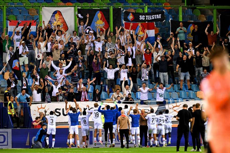 FC Dordrecht en Telstar op bezoek bij Jong-teams op maandagavond