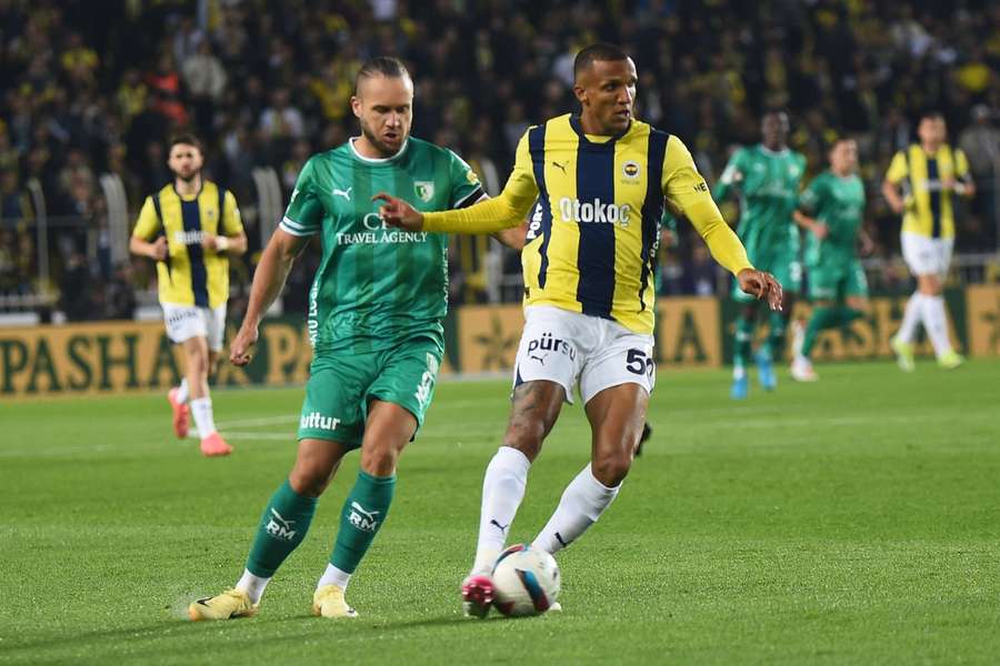 George Pușcaș a marcat golul 11 din acest sezon George Pușcaș a marcat golul 11 din acest sezon