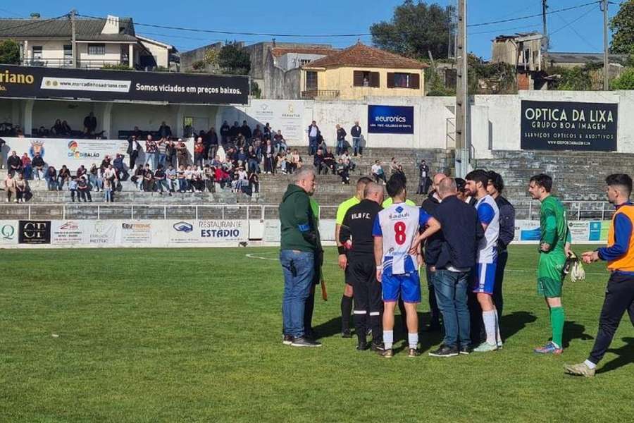 Vila Futebol Clube abandonou o jogo após alegados insultos racistas