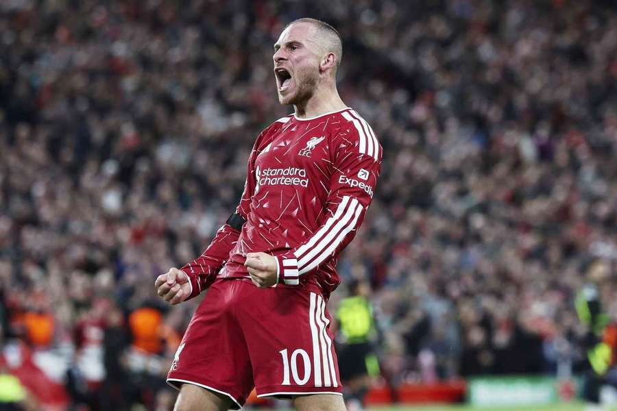 Mac Allister sa stal hrdinom Liverpoolu. Mac Allister sa stal hrdinom Liverpoolu.