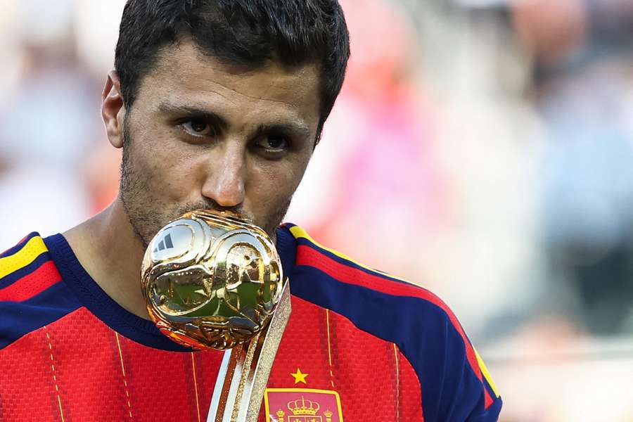 Rodri foi campeão do mundo com a Espanha este ano