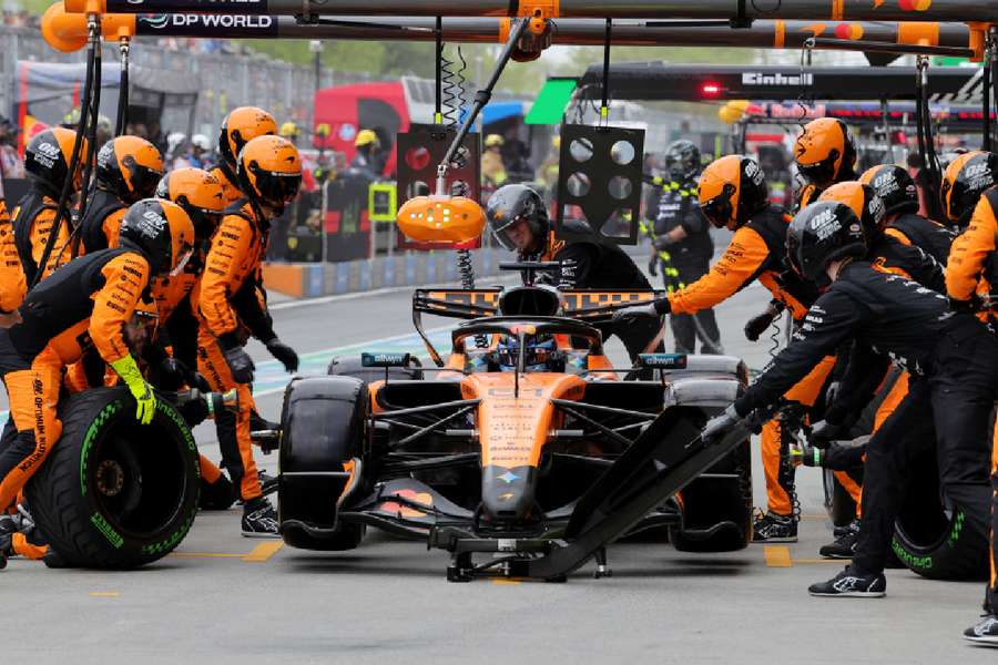 Oscar Piastri coming in for pit stop Oscar Piastri coming in for pit stop
