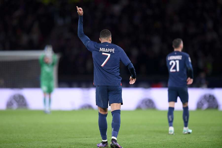 Loučí se Kylian Mbappé s PSG?