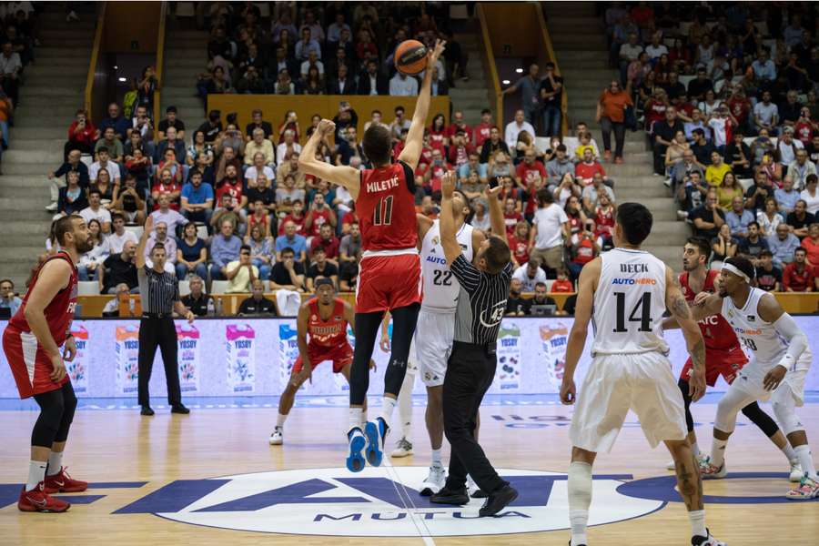 El primer salto inicial de la temporada 2022/23 de la ACB