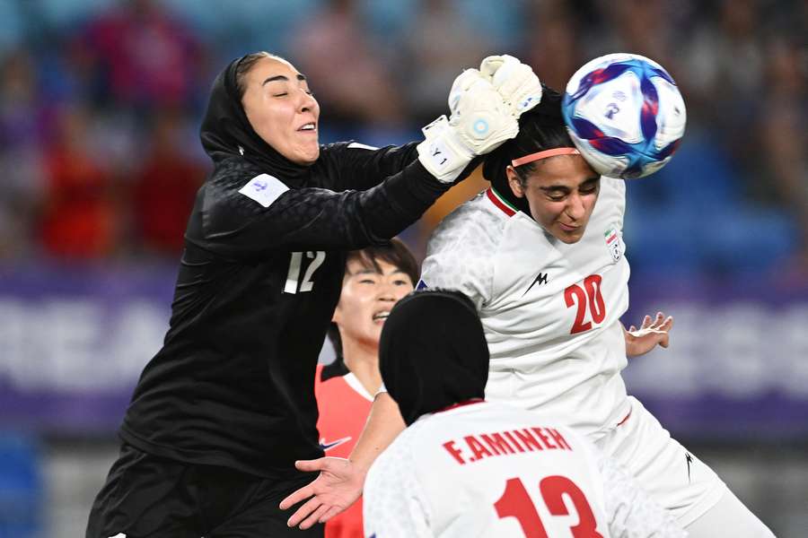 L'Iran a disputé un premier match en Australie contre la Corée du Sud. L'Iran a disputé un premier match en Australie contre la Corée du Sud.