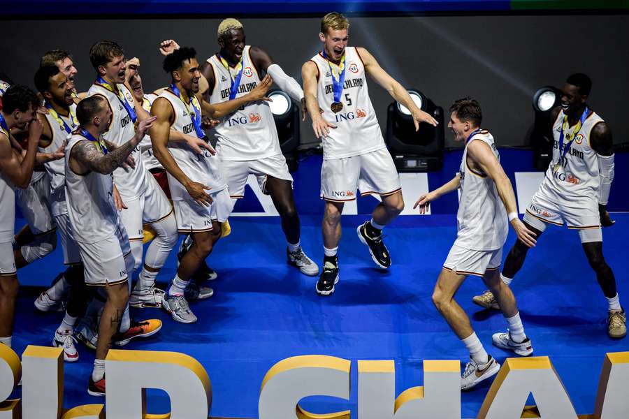 A alegria da equipa alemã não tinha limites depois de vencer a final contra a Sérvia.