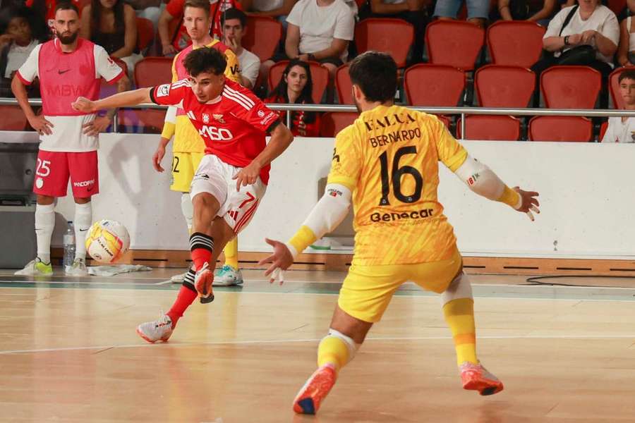 Lúcio Rocha bisou no triunfo do Benfica no dérbi 