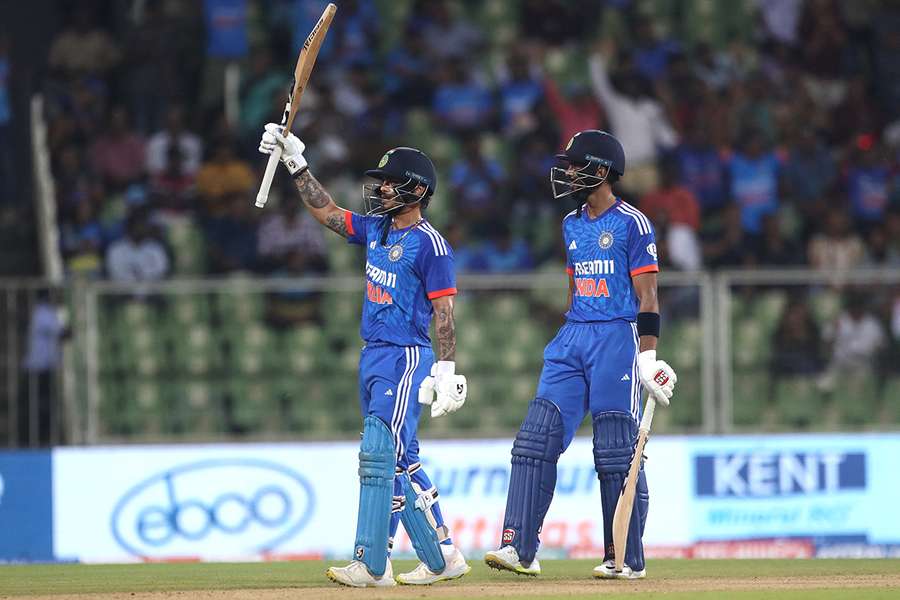 Kishan helps India to 235-4 against Australia in second T20