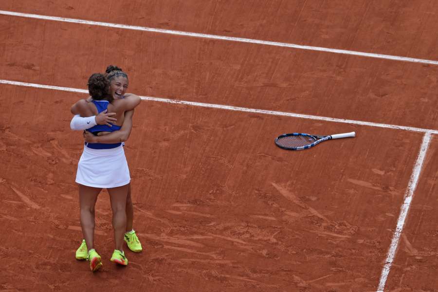 Sara Errani i Jasmine Paolini świętują