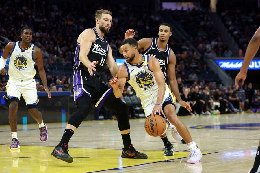 Les Warriors ont tout gagné ; les Kings, le contraire.