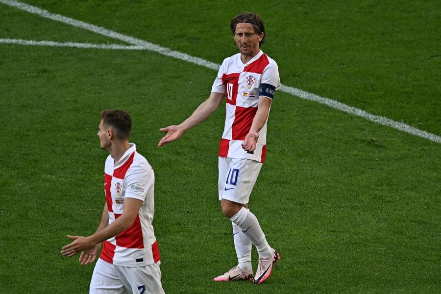 Luka Modric scosso dalla dura sconfitta della Croazia contro la Spagna