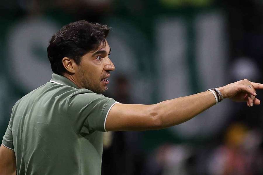 Abel Ferreira busca o tricampeonato brasileiro com o Palmeiras