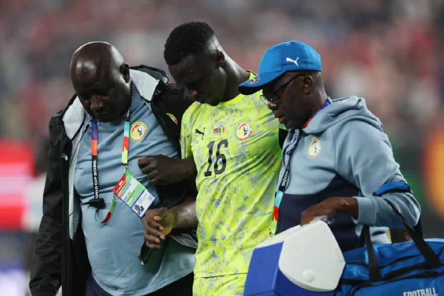 Edouard Mendy forced off
