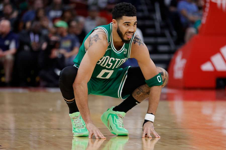 Os Celtics tropeçaram contra o Houston Rockets