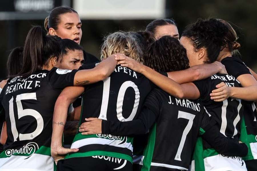 Jogadoras do Sporting celebram