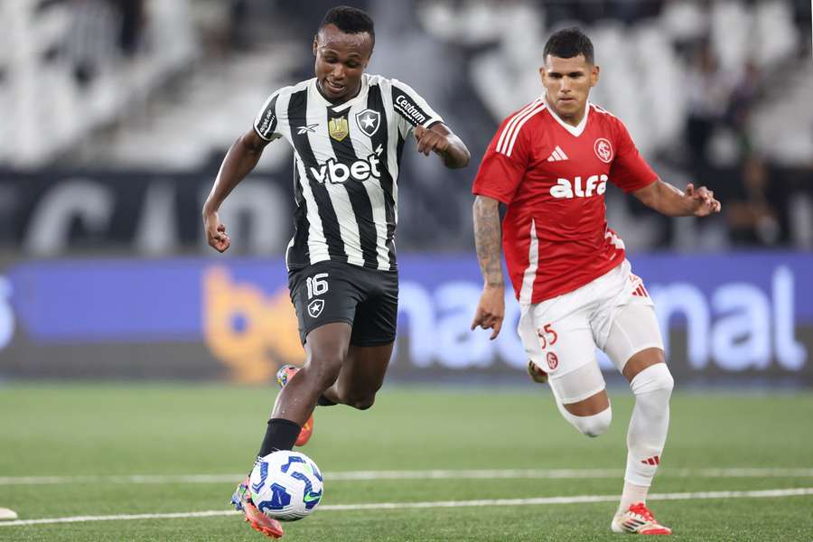 Botafogo e Internacional se enfrentam pelo Brasileirão