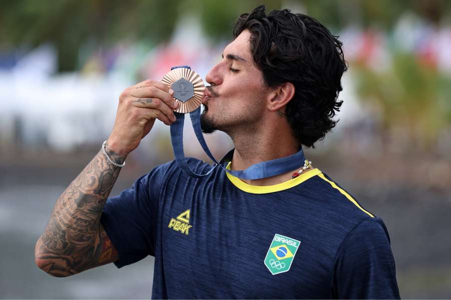 Gabriel Medina derrotou peruano para subir ao pódio