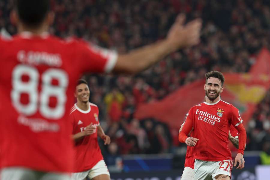 O Benfica viaja para a Madeira com a presença nos quartos de final da Liga dos Campeões garantida