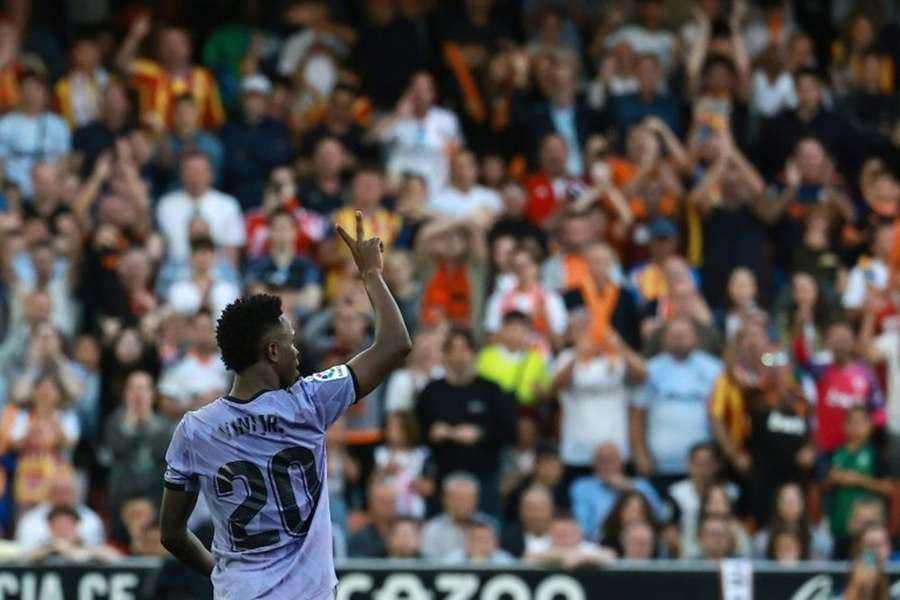 Vincius Júnior no Estádio Mestalla perante os insultos racistas 