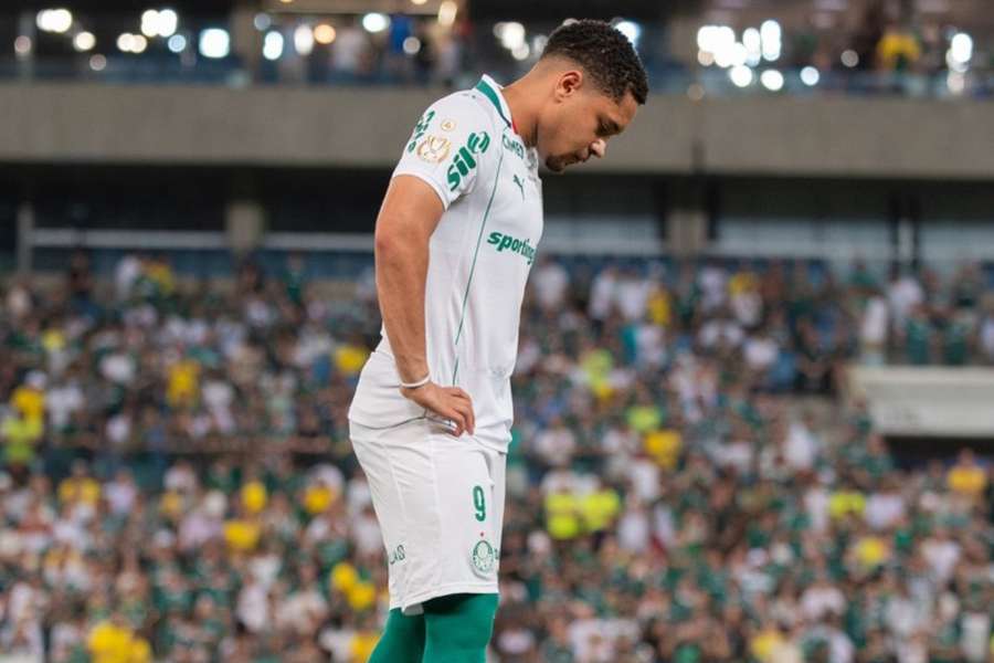 Palmeiras, de Vitor Roque (foto), foi derrotado no jogo de volta das oitavas de final da Copa do Brasil Palmeiras, de Vitor Roque (foto), foi derrotado no jogo de volta das oitavas de final da Copa do Brasil