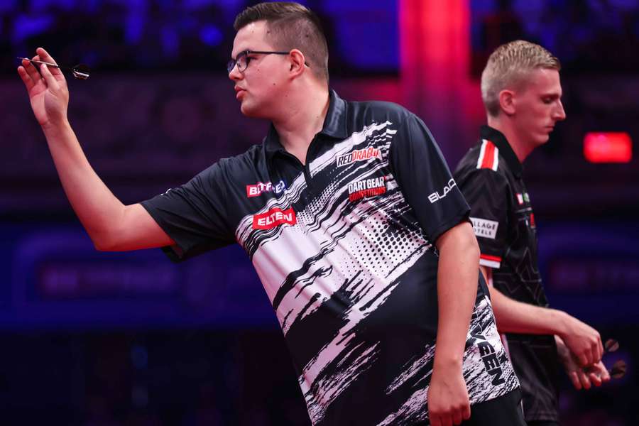 Van Veen gewinnt Krimi gegen Landsmann Nijman