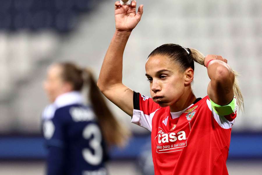 Lúcia Alves em ação pelo Benfica