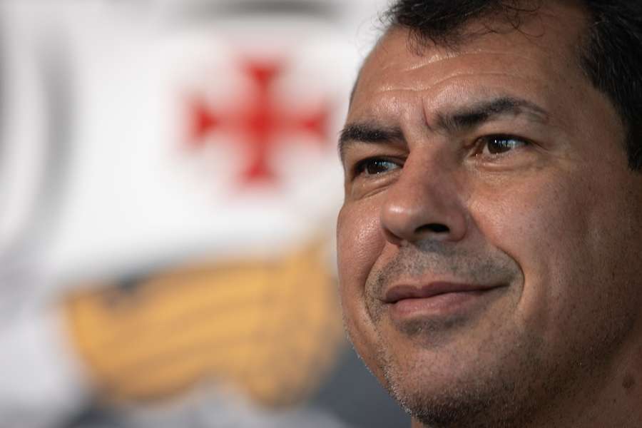 Carille conversou com os jornalistas como técnico do Vasco pela primeira vez