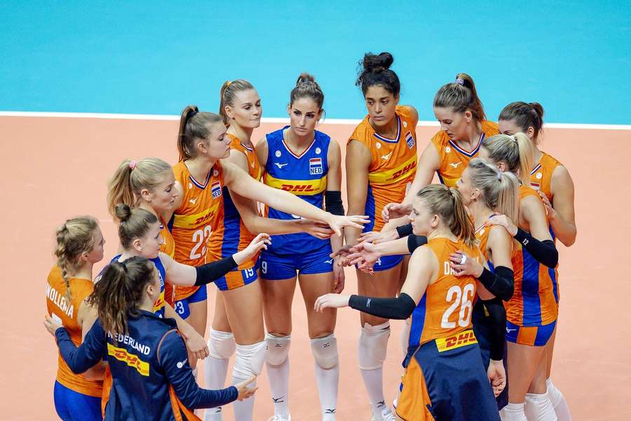 De volleybalvrouwen behaalden hun vierde zege op rij