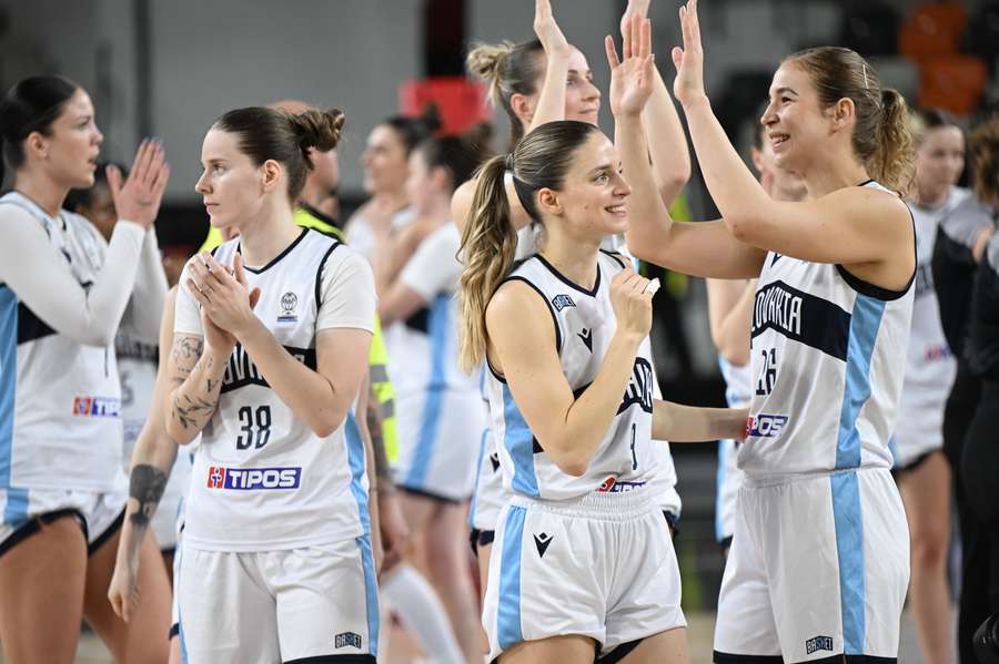 Slovenky idú ďalej.