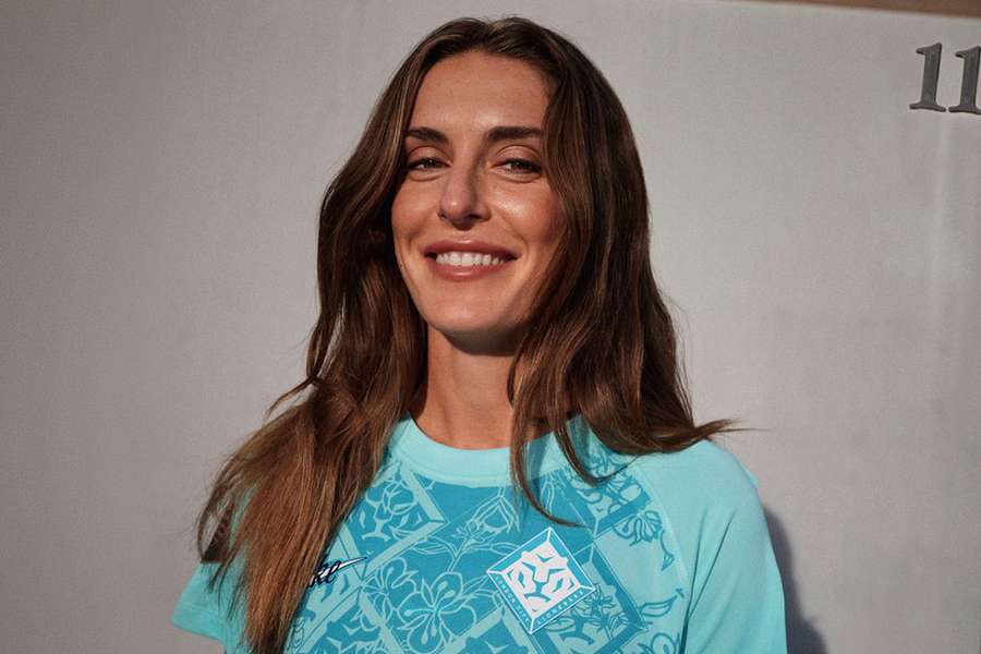 Alexia Putellas signs with London City Lionesses and becomes the highest-paid female footballer in the world Alexia Putellas signs with London City Lionesses and becomes the highest-paid female footballer in the world
