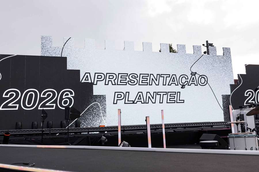 Vitória SC apresenta quatro reforços num plantel de 27 elementos