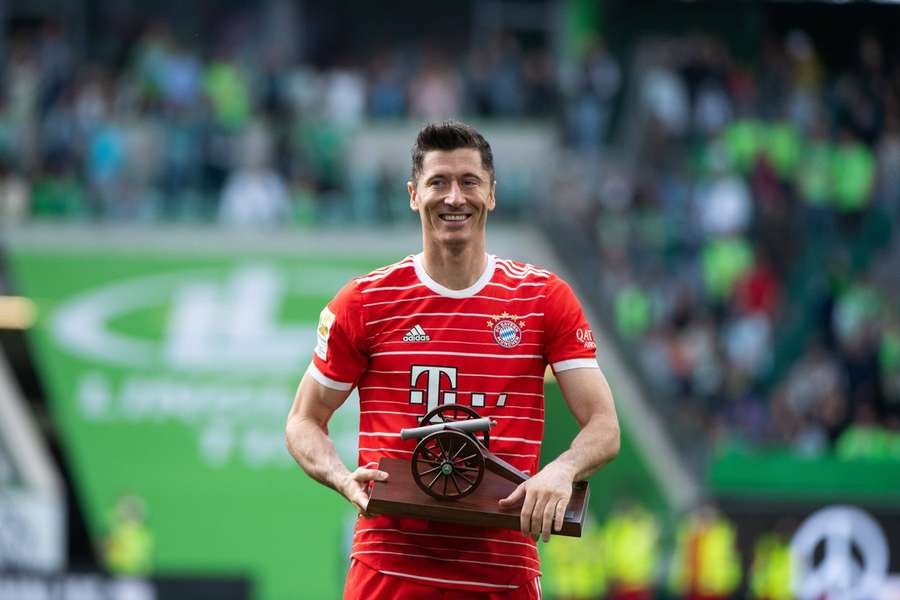 Szef Bayernu przyznaje, że brak zastępstwa dla Lewandowskiego był błędem