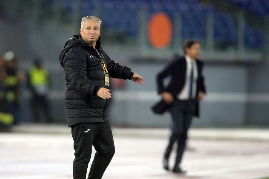 Dan Petrescu e gata de confruntarea cu Sarri