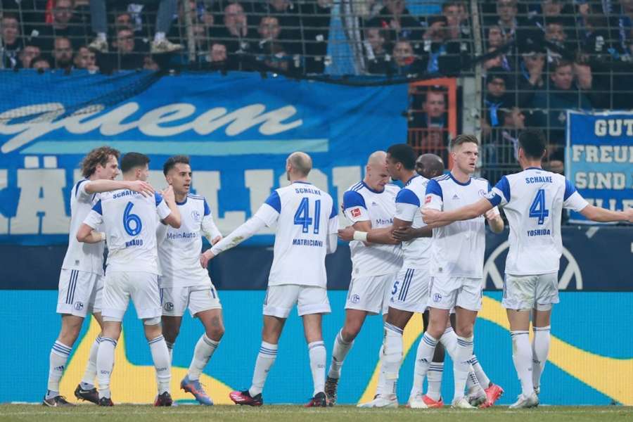 Schalke celebrate their goal