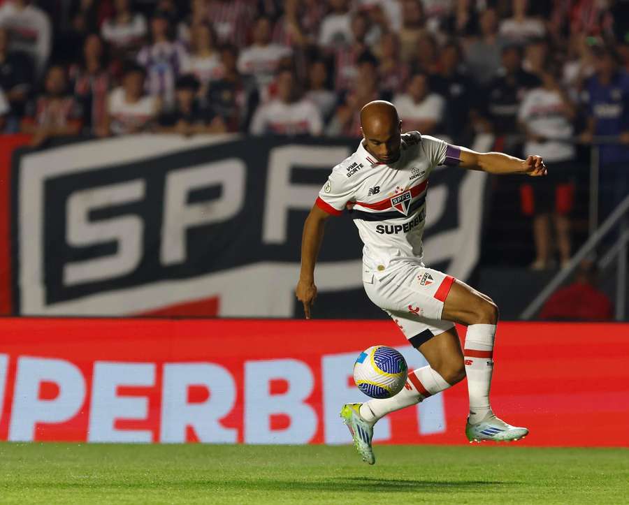 Lucas vai descansado para o duelo no Morumbi