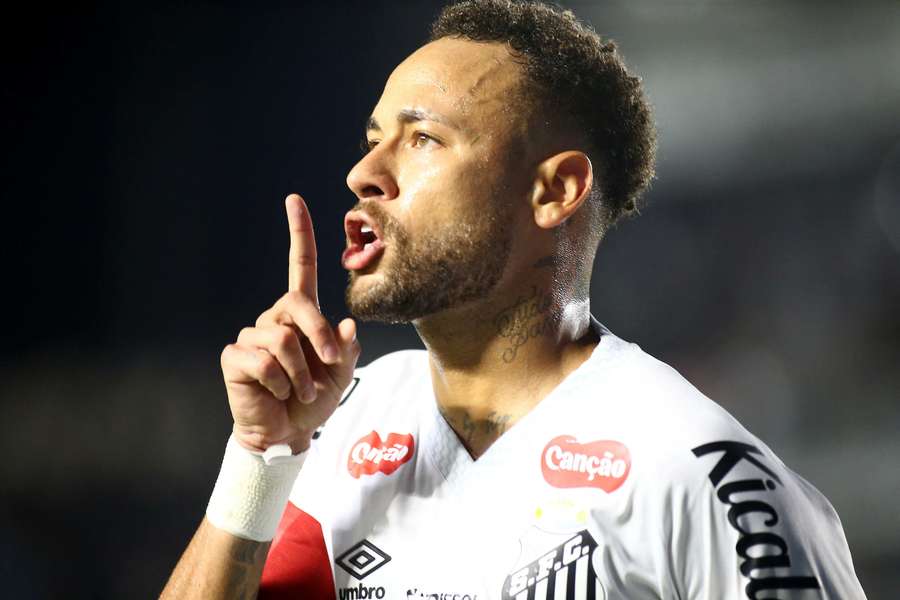 Neymar foi o grande nome da vitória santista sobre o Vasco