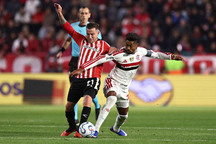 Flamengo y Estudiantes firman tablas Flamengo y Estudiantes firman tablas