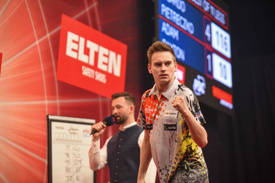 Ricardo Pietreczko ist stark in den German Darts Grand Prix gestartet.